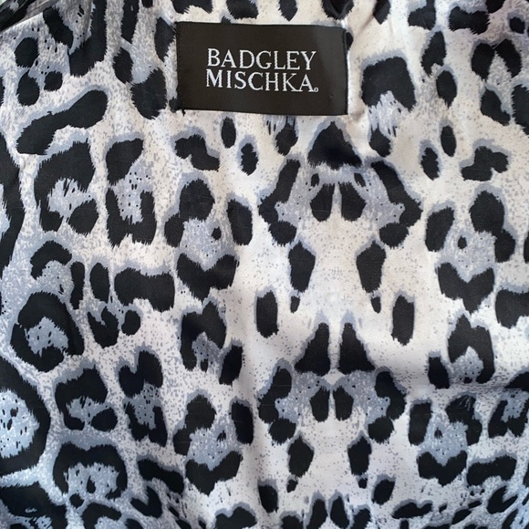 EYE CATCHING RED FAUX FUR MIDI COAT. - Picture 5 of 8